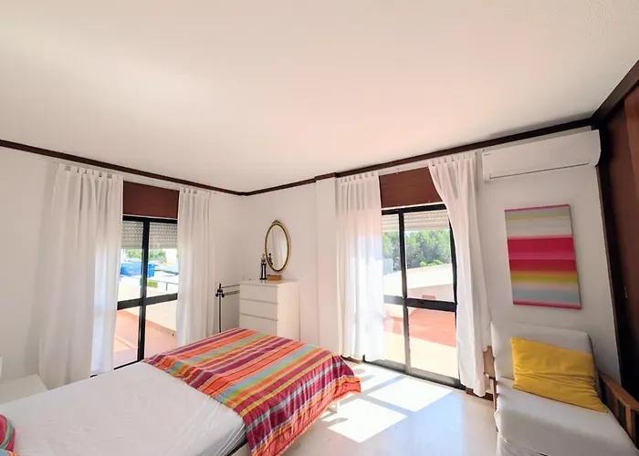 06 Sra Da Rocha - Casas & Papeis * Porches (Algarve)