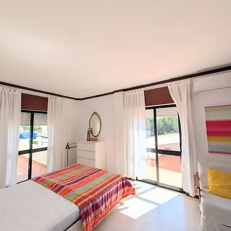 06 Sra Da Rocha - Casas & Papeis * Porches (Algarve)