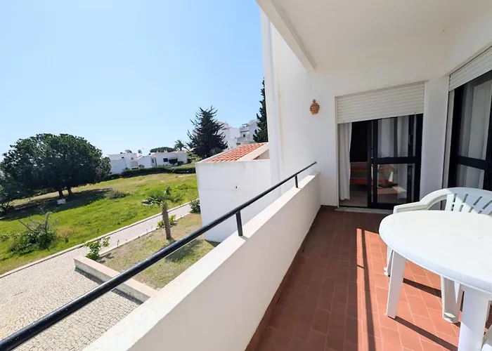 06 Sra Da Rocha - Casas & Papeis