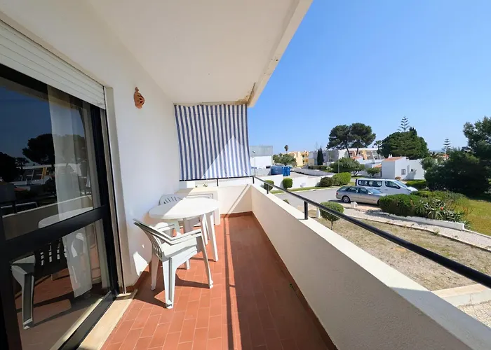 Apartman 06 Sra Da Rocha - Casas & Papeis